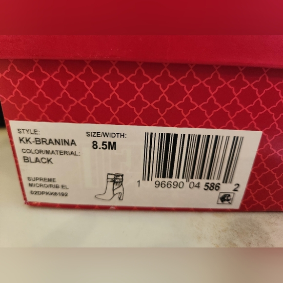 Black Low Boots by Kelly & Katie Branina Booties...New In Box! - Picture 13 of 13